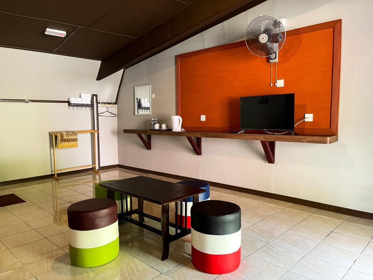 ซันไรซ์ รีครีเอชัน ชาเลท แอนด์ โฮม สเตย์ Hotel ราเนา ภายนอก รูปภาพ