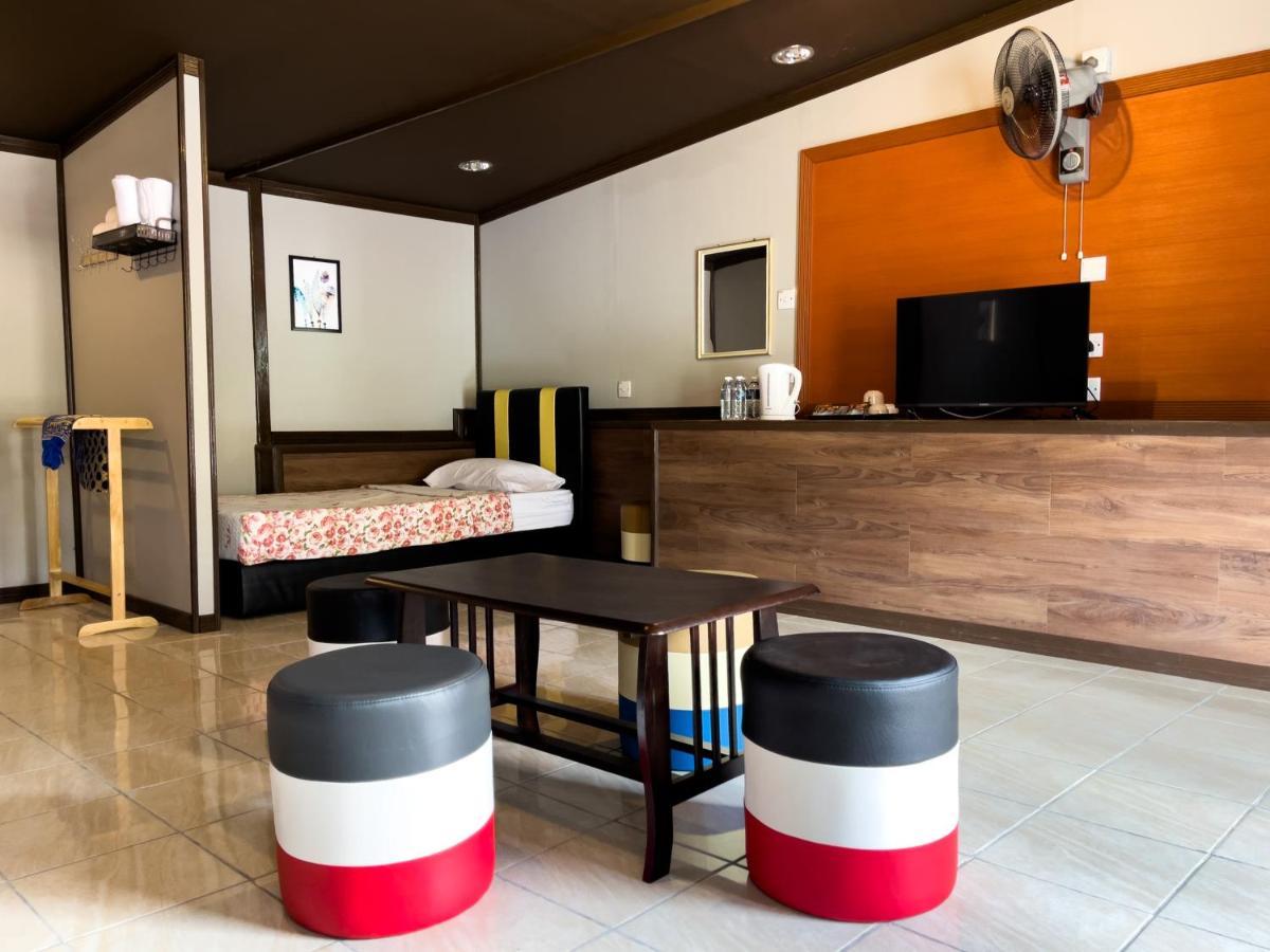 ซันไรซ์ รีครีเอชัน ชาเลท แอนด์ โฮม สเตย์ Hotel ราเนา ภายนอก รูปภาพ