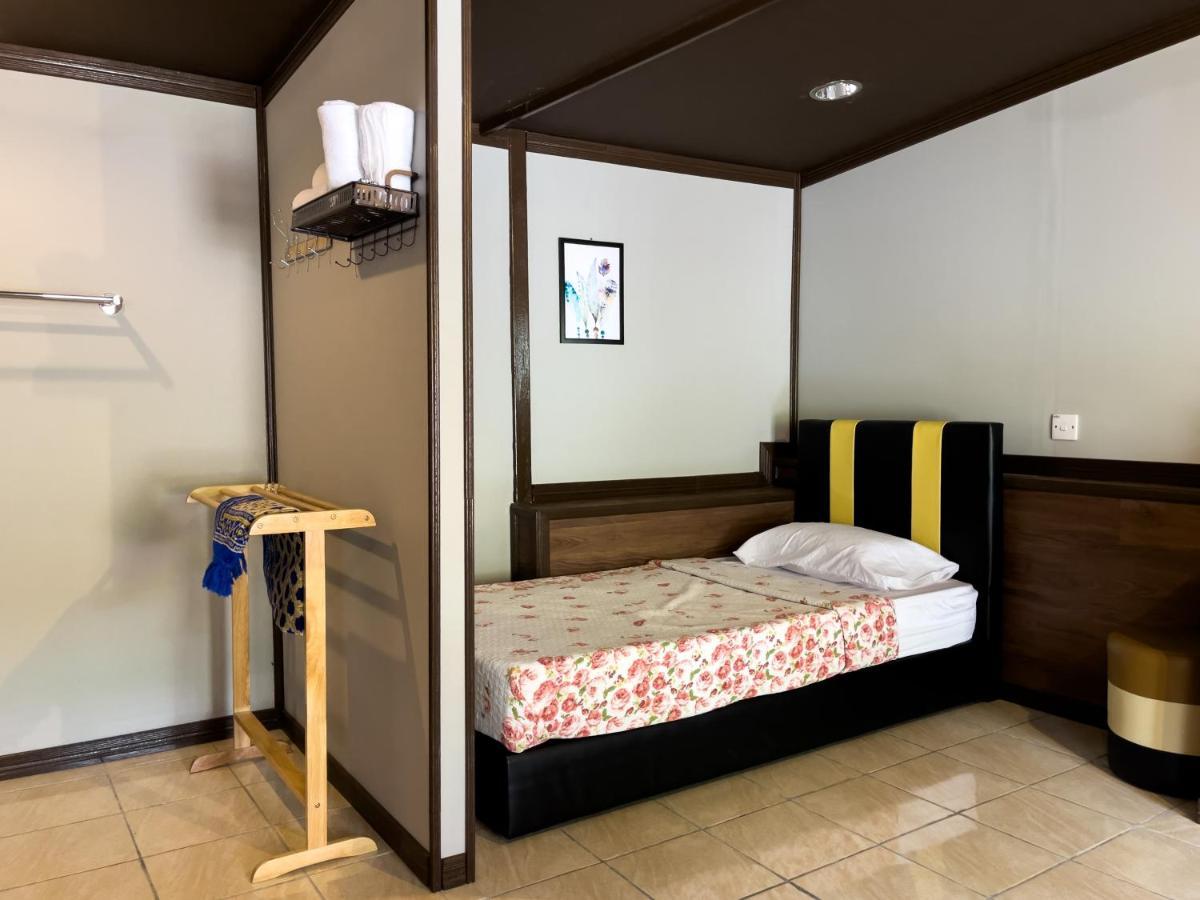 ซันไรซ์ รีครีเอชัน ชาเลท แอนด์ โฮม สเตย์ Hotel ราเนา ภายนอก รูปภาพ